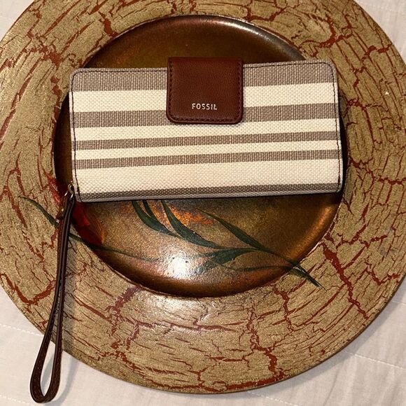 FOSSIL Madison Cognac Neutral Strip Wristlet Clutch Wallet - Picture 1 of 12